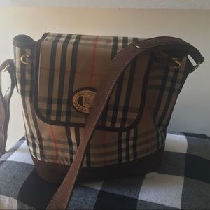 BURBERRYS SIDE STRAP PURSE OF LONDON VINTAGE